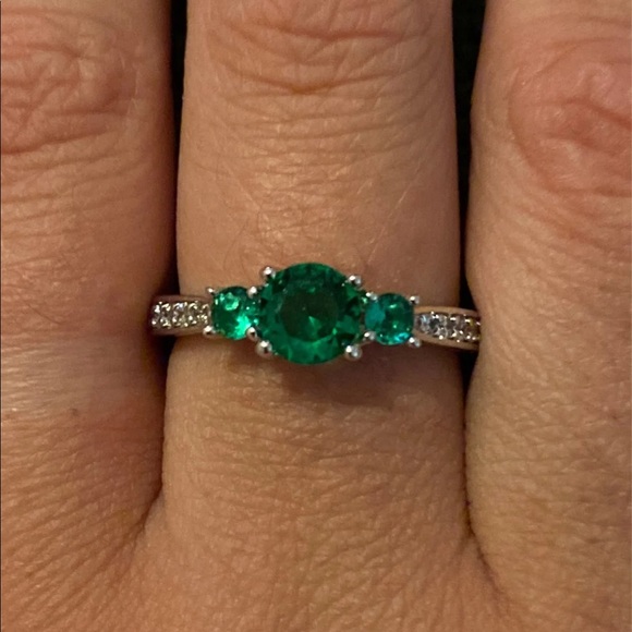 🚨🚨ALL RINGS BUY ONE GET ONE HALF OFF OF EQUAL OR LESSER VALUE 🚨🚨 - Picture 2 of 2